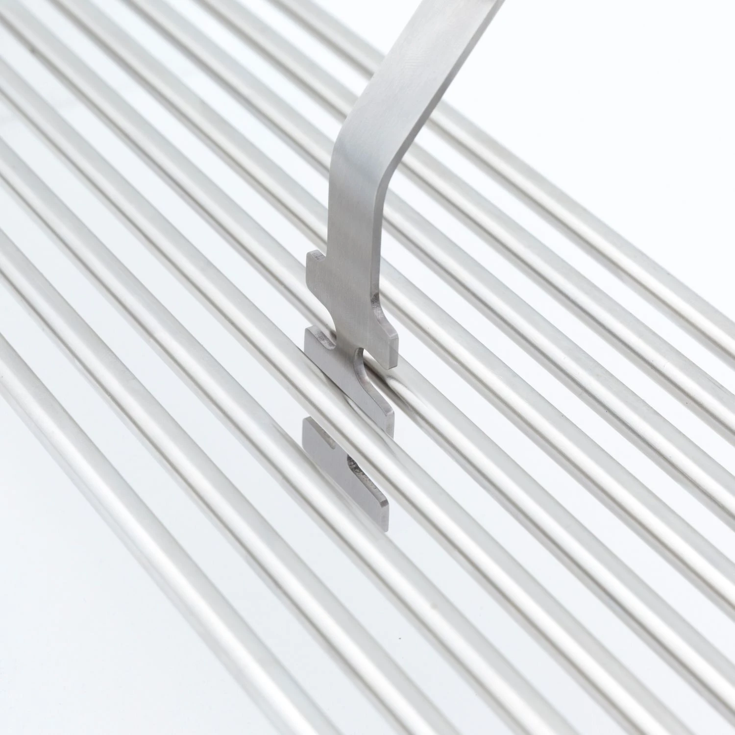 Broil King Narrow Grillrost Lifter 2 Broil King Narrow Grillrost Lifter – Bild 2