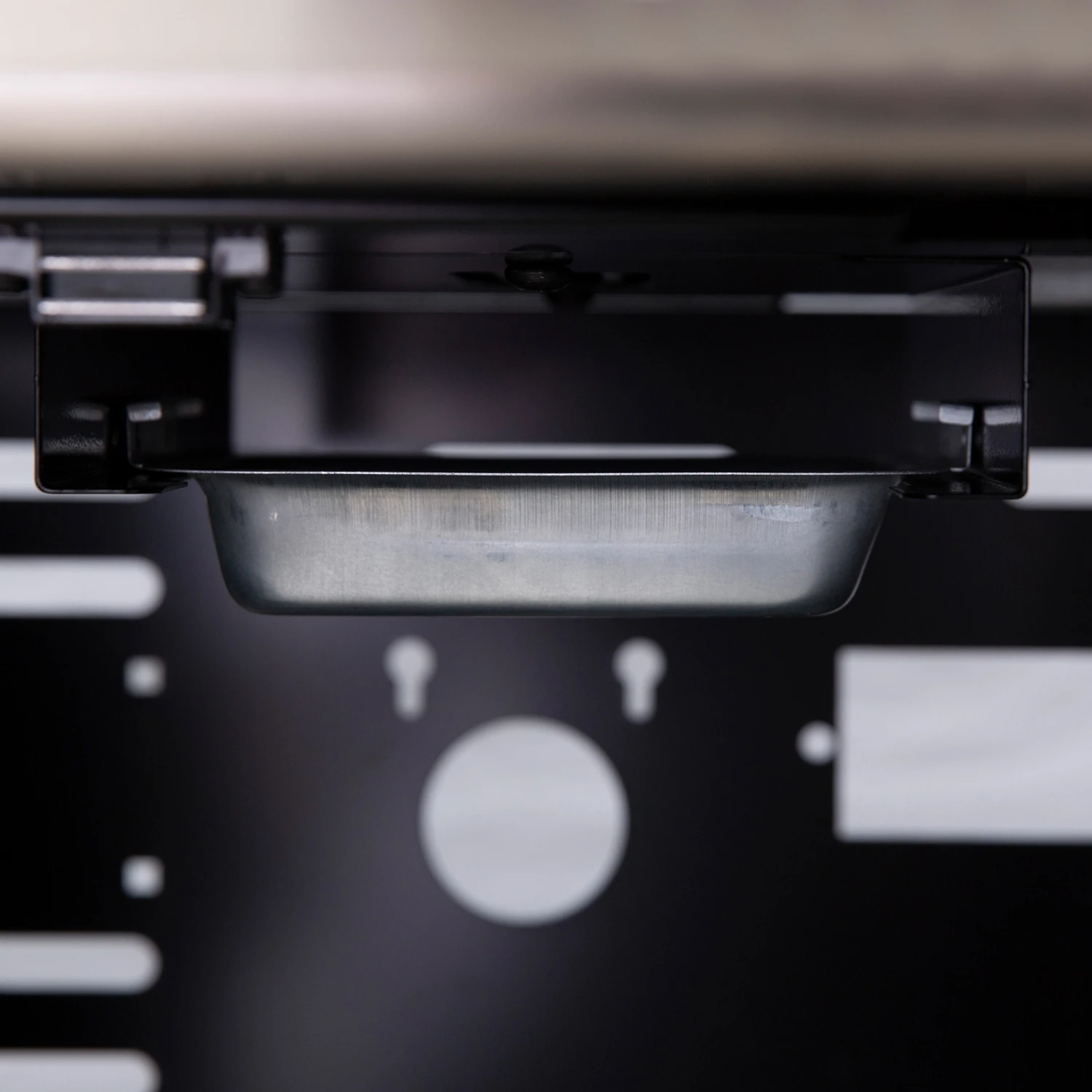 Broil King Baron S490 IR Gasgrill Inkl. Drehspieß + Infrarot-Seitenbrenner - Modell 2023 17 Broil King Baron S490 IR Gasgrill Inkl. Drehspieß + Infrarot-Seitenbrenner - Modell 2023 – Bild 17