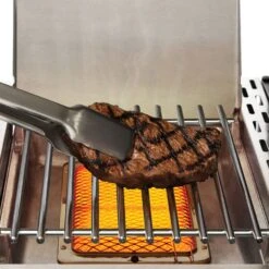 Broil King Regal S690 PRO IR Gasgrill - Modell 2023 - SMART Deal Inkl. Grillfürst Grill Control -Party-Bbq 997942 REGAL S690PROIR FOOD 02 1