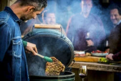 Big Green Egg Large Keramikgrill Starter - Paket -Party-Bbq Big Green Egg Keramikgrill Premium Deckelgriff Logo