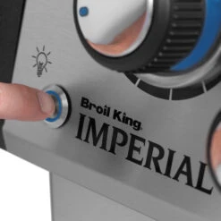Broil King Imperial S590 PRO IR Gasgrill - Modell 2023 - SMART Deal Inkl. Grillfürst Grill Control Mit Companion Device Und Einstichthermometer -Party-Bbq Broil King Imperial S590 IR Knopf Beleuchtung