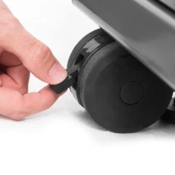 Broil King Regal S 590 PRO IR Gasgrill - Modell 2023 -Party-Bbq Broil King Regal Rolle feststellbar 3