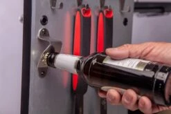 Grillfürst G521G 5-Brenner Edelstahl-Gasgrill - Eintracht Frankfurt Edition - Gusseisenroste -Party-Bbq Grillfuerst Gasgrill G310E Flaschenoeffner 1