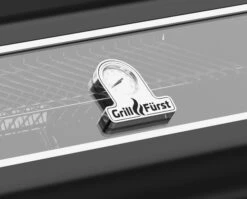 Grillfürst G620E 6-Brenner Gasgrill Mit Hochtemperaturbrenner, Heckbrenner Und Edelstahl Rosten - X-DEAL Inkl. Zubehörpaket 23 Grillfürst G620E 6-Brenner Gasgrill Mit Hochtemperaturbrenner, Heckbrenner Und Edelstahl Rosten - X-DEAL Inkl. Zubehörpaket -Party-Bbq Grillfuerst Gasgrill G620E Deckelthermometer