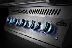 Napoleon 700-Series 38" BIG38 Edelstahl Einbaugrill Inkl. Drehspieß - Modell 2023 -Party-Bbq Napoleon Einbaugrill 700 Series BIG38 Drehregler beleuchtet 18 1671184705