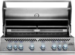 Napoleon 700-Series 44" BIG44 Edelstahl Einbaugrill Inkl. Drehspieß - Modell 2023 18 Napoleon 700-Series 44" BIG44 Edelstahl Einbaugrill Inkl. Drehspieß - Modell 2023 -Party-Bbq Napoleon Einbaugrill BIG44 Warmhalterost hinten
