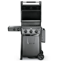 Napoleon Freestyle 365 Gasgrill, Graphit - Mit Seitenbrenner - Modell 2023 - X-DEAL Inkl. Drehspiess 22 Napoleon Freestyle 365 Gasgrill, Graphit - Mit Seitenbrenner - Modell 2023 - X-DEAL Inkl. Drehspiess -Party-Bbq Napoleon Freestyle 365 SB front Seite abgeklappt 1