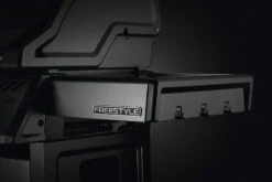 Napoleon Freestyle 365 Gasgrill, Graphit - Mit Seitenbrenner - Modell 2023 - X-DEAL Inkl. Abdeckhaube Und Gussplatte 34 Napoleon Freestyle 365 Gasgrill, Graphit - Mit Seitenbrenner - Modell 2023 - X-DEAL Inkl. Abdeckhaube Und Gussplatte -Party-Bbq Napoleon Freestyle Seitenablage Besteckhaken 6