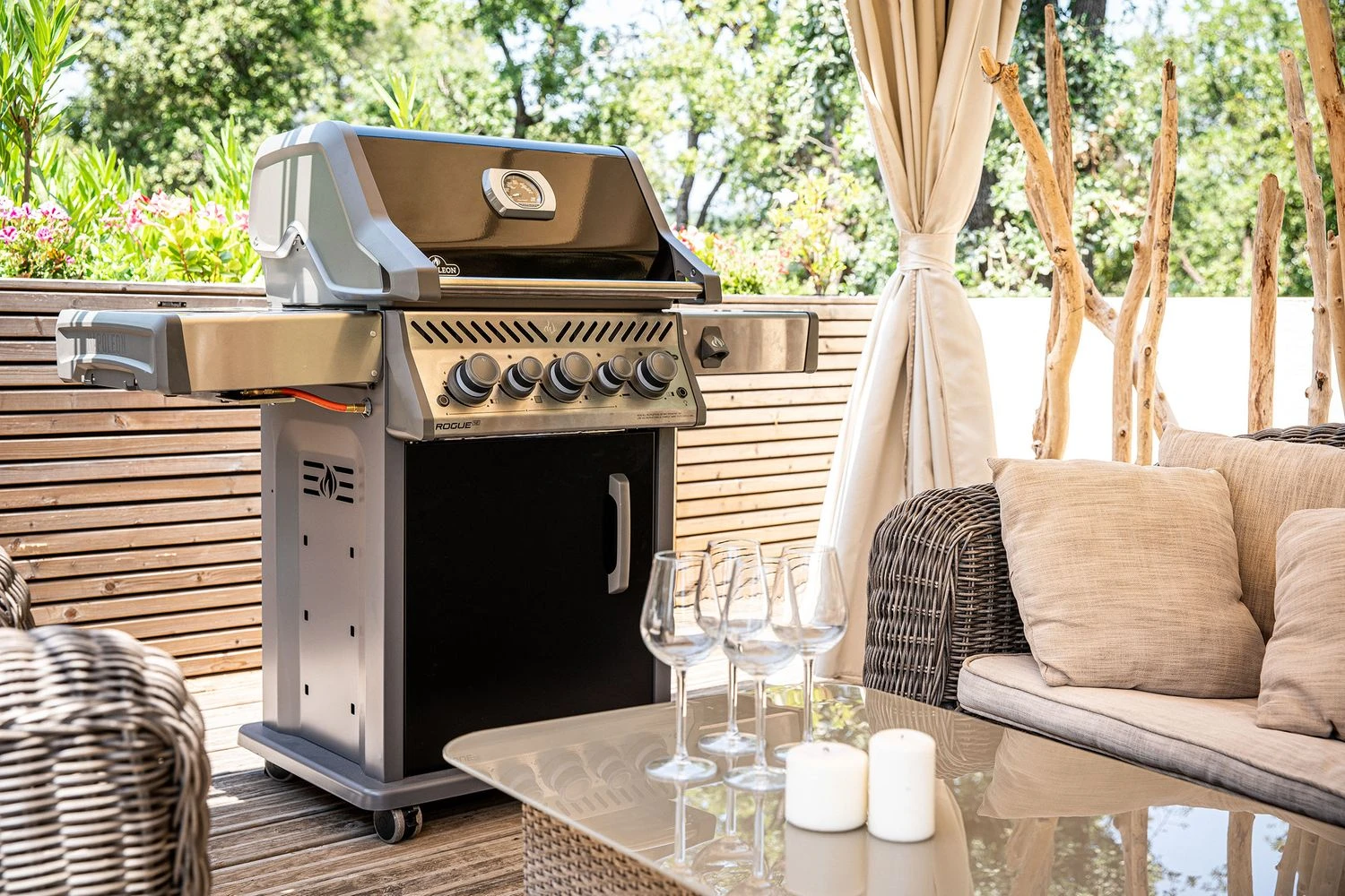 Napoleon Rogue SE 425 Gasgrill, Schwarz Mit Gussrosten - Hero Modell 2023 Inkl. Drehspieß - SMART Deal Inkl. Grillfürst Grill Control 20 Napoleon Rogue SE 425 Gasgrill, Schwarz Mit Gussrosten - Hero Modell 2023 Inkl. Drehspieß - SMART Deal Inkl. Grillfürst Grill Control – Bild 20