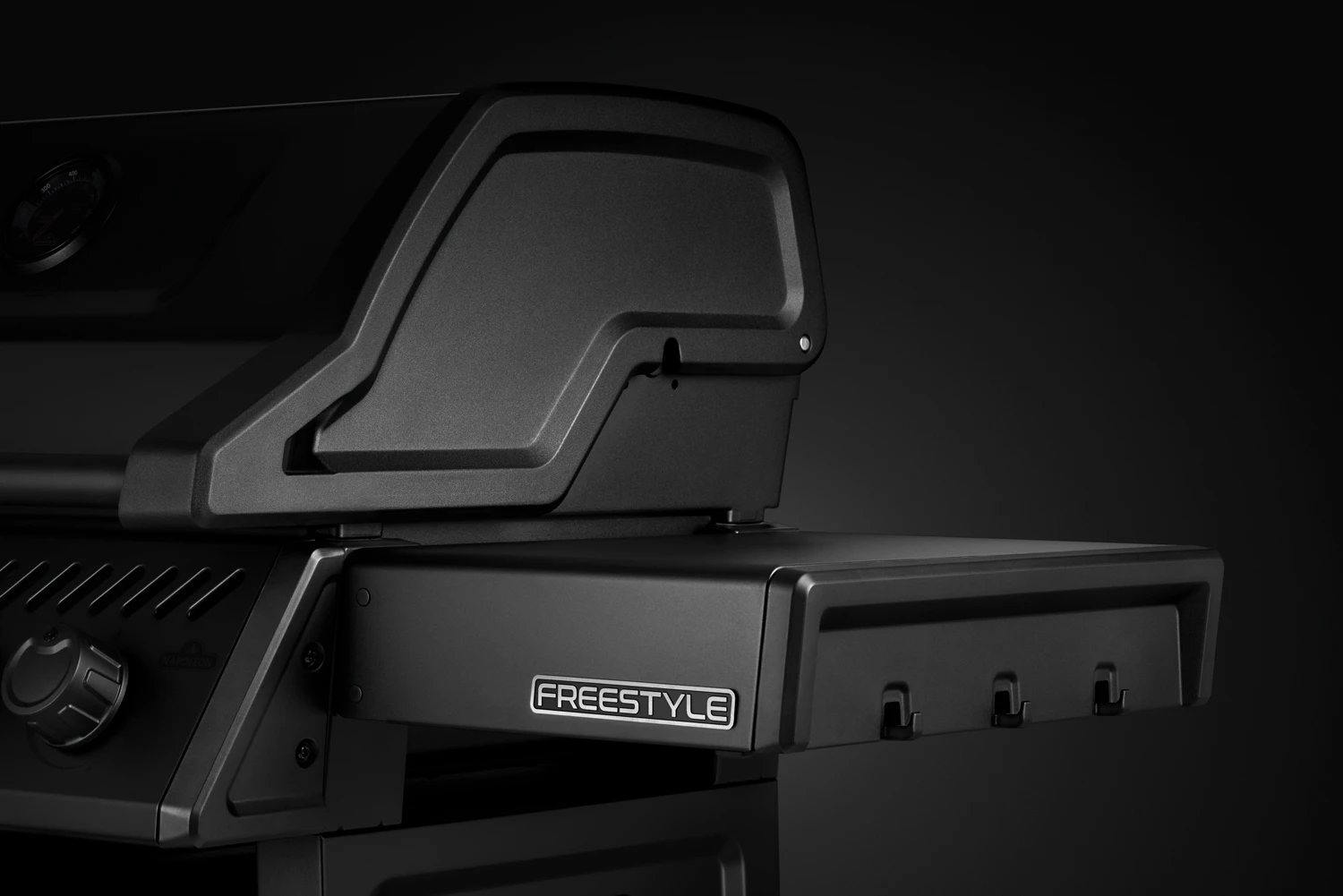 Napoleon Phantom Freestyle 425 Gasgrill, Mattschwarz - Mit Sizzle Zone Und Tür - Modell 2023 14 Napoleon Phantom Freestyle 425 Gasgrill, Mattschwarz - Mit Sizzle Zone Und Tür - Modell 2023 – Bild 14