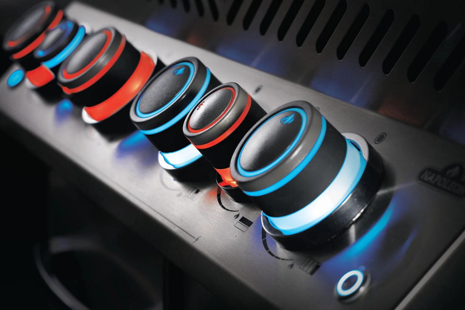 Napoleon Prestige 500 Gasgrill, Charcoal Grau - Mit Safety Glow - X-DEAL Inkl. Grillthermometer, Schneidebrett Und Windschild Für SIZZLE ZONE 8 Napoleon Prestige 500 Gasgrill, Charcoal Grau - Mit Safety Glow - X-DEAL Inkl. Grillthermometer, Schneidebrett Und Windschild Für SIZZLE ZONE – Bild 8