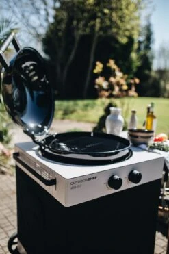 Outdoorchef Gas Kugelgrill Arosa 570 G Tex Inkl. Blazing Zone + Cooking Zone 23 Outdoorchef Gas Kugelgrill Arosa 570 G Tex Inkl. Blazing Zone + Cooking Zone -Party-Bbq Outdoorchef Arosa 570 G TEX Dckelscharnier 1