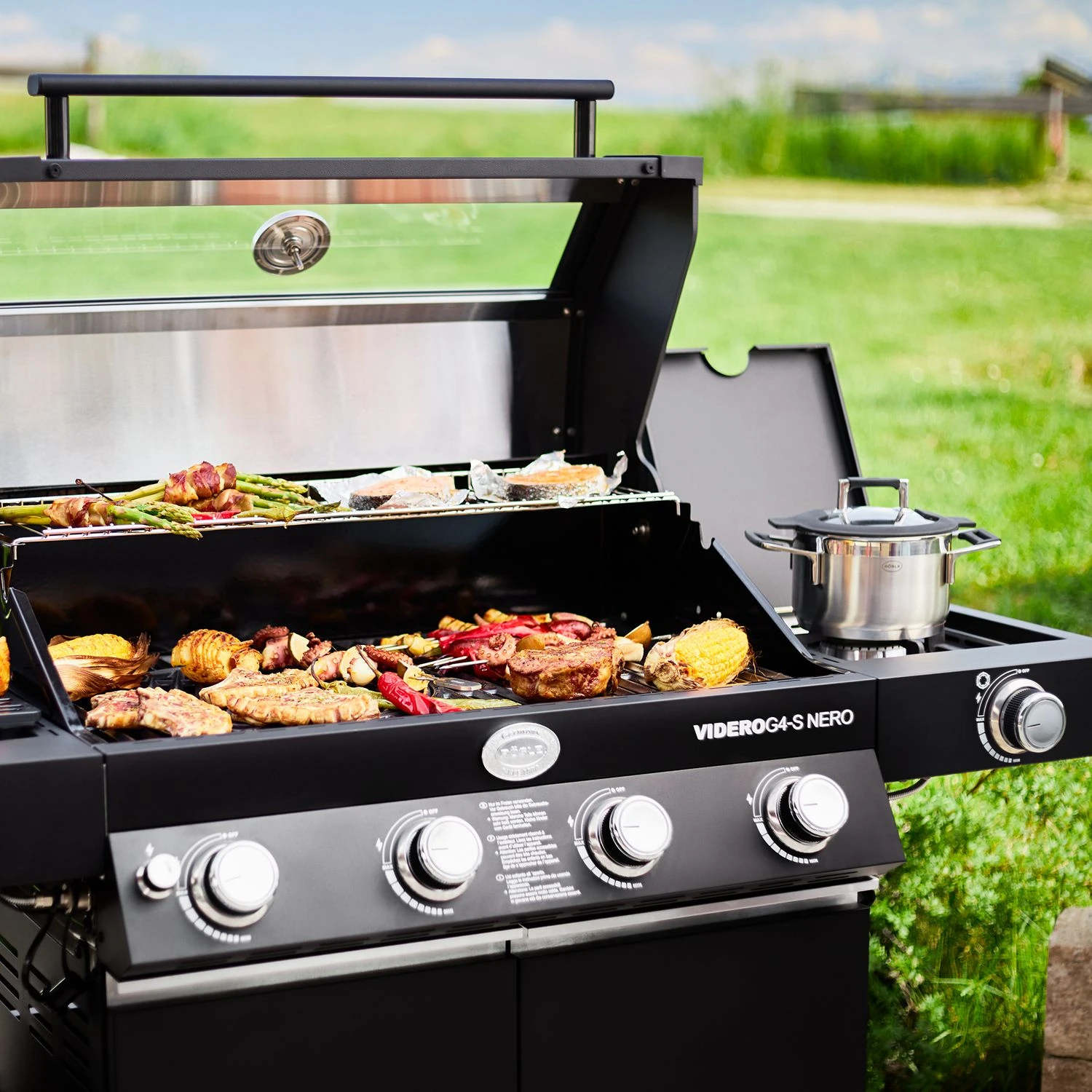 Rösle Gasgrill Videro G4-S Vario+ Nero Schwarz - Modell 2023 - X-DEAL Inkl. Abdeckhaube Und Grillplatte 12 Rösle Gasgrill Videro G4-S Vario+ Nero Schwarz - Modell 2023 - X-DEAL Inkl. Abdeckhaube Und Grillplatte – Bild 12