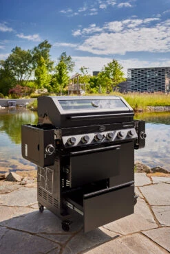 Rösle Gasgrill Videro Pro G6-S Vario+ Mattschwarz - Modell 2023 -Party-Bbq Roesle Videro Pro G6 S Seitenablagen abgeklappt